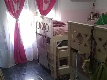 Vendo casa amplia más un Depto. en Merlo