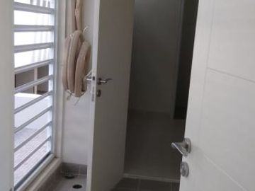 DISEWAKAN CEPAT UNIT APARTEMENT RAINBO SPRINGS KONSEP KONDOMINIUM