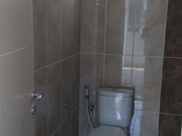DISEWAKAN CEPAT UNIT APARTEMENT RAINBO SPRINGS KONSEP KONDOMINIUM