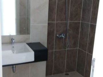 DISEWAKAN CEPAT UNIT APARTEMENT RAINBO SPRINGS KONSEP KONDOMINIUM