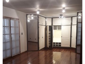 VENDO PERMUTO CASA - JACUZZI - SAUNA - PILETA