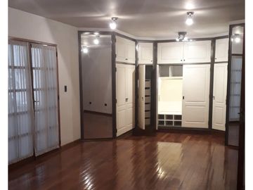 VENDO PERMUTO CASA - JACUZZI - SAUNA - PILETA