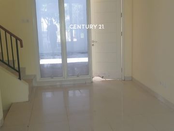 Rumah 2 Lantai Di Cluster Vasana Harapan Indah  3 KT Siap Tempati