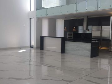 EN VENTA HERMOSA CASA NUEVA Y MODERNA EN RANCHO SAN FRANCISCO