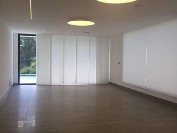 EN VENTA HERMOSA CASA NUEVA Y MODERNA EN RANCHO SAN FRANCISCO