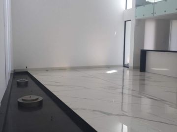 EN VENTA HERMOSA CASA NUEVA Y MODERNA EN RANCHO SAN FRANCISCO