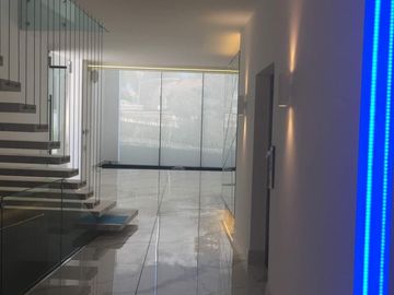 EN VENTA HERMOSA CASA NUEVA Y MODERNA EN RANCHO SAN FRANCISCO
