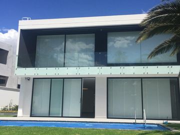 EN VENTA HERMOSA CASA NUEVA Y MODERNA EN RANCHO SAN FRANCISCO