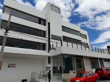 VENTA EXCELENTE EDIFICIO de 2.000 m²  DE CONSTRUCCIÓN - FULL RENTADO A LARGO PLAZO. EXELENTE INVERSIÓN. SECTOR JIPIJAPA.