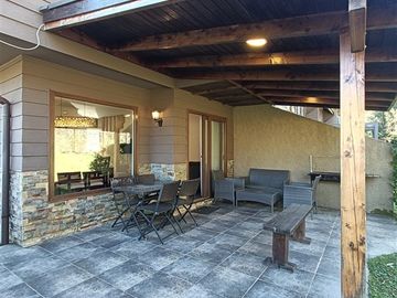 Casa en venta de 3 dorm. Condominio Alicura en Pucón