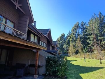 Casa en venta de 3 dorm. Condominio Alicura en Pucón