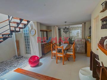🏡✨ ¡OPORTUNIDAD ÚNICA EN CHICLAYO-PIMENTEL! ✨🏡

¡Descubre tu nuevo hogar en una de las zonas más encantadoras de Chiclayo! Presentamos una amplia y