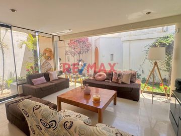🏡✨ ¡OPORTUNIDAD ÚNICA EN CHICLAYO-PIMENTEL! ✨🏡

¡Descubre tu nuevo hogar en una de las zonas más encantadoras de Chiclayo! Presentamos una amplia y