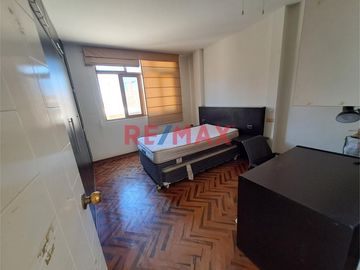🏡✨ ¡OPORTUNIDAD ÚNICA EN CHICLAYO-PIMENTEL! ✨🏡

¡Descubre tu nuevo hogar en una de las zonas más encantadoras de Chiclayo! Presentamos una amplia y