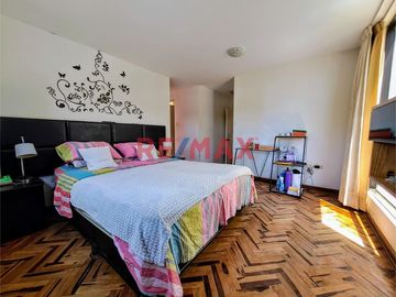 🏡✨ ¡OPORTUNIDAD ÚNICA EN CHICLAYO-PIMENTEL! ✨🏡

¡Descubre tu nuevo hogar en una de las zonas más encantadoras de Chiclayo! Presentamos una amplia y