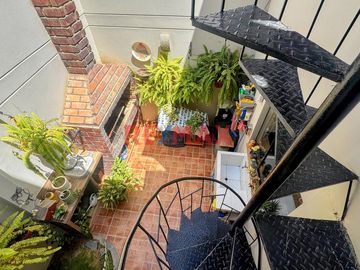 🏡✨ ¡OPORTUNIDAD ÚNICA EN CHICLAYO-PIMENTEL! ✨🏡

¡Descubre tu nuevo hogar en una de las zonas más encantadoras de Chiclayo! Presentamos una amplia y