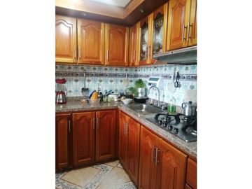 SE VENDE CASA COMERCIAL EN EL CENTRO DE ZIPAQUIR