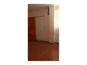 🏡 ¡Tu nuevo hogar te espera! 🏡
✨ Alquilo hermoso departamento en el corazón de una encantadora urbanización. Los Geranios 111 ✨

📍 Ubicación privil