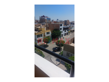 🏡 ¡Tu nuevo hogar te espera! 🏡
✨ Alquilo hermoso departamento en el corazón de una encantadora urbanización. Los Geranios 111 ✨

📍 Ubicación privil
