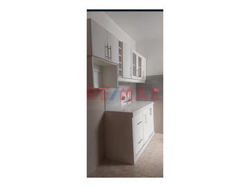 🏡 ¡Tu nuevo hogar te espera! 🏡
✨ Alquilo hermoso departamento en el corazón de una encantadora urbanización. Los Geranios 111 ✨

📍 Ubicación privil