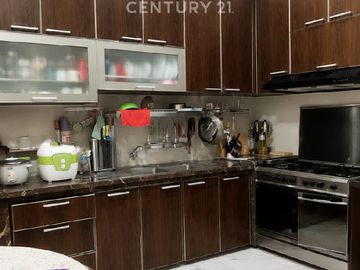 Rumah Cantik Di Rawasari Barat 3 Lantai Siap Huni