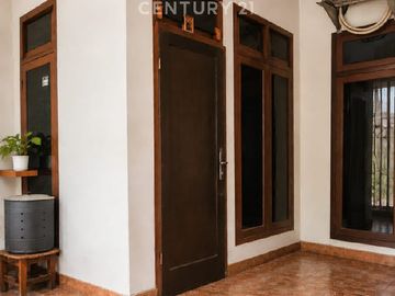 Rumah Cantik Di Rawasari Barat 3 Lantai Siap Huni