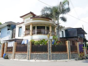 Rumah Hook Bonus Furniture dekat Jalan Palagan
