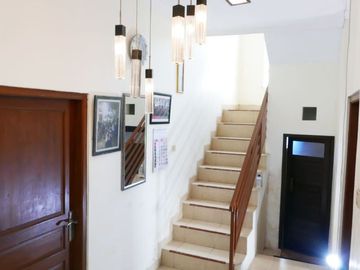 Rumah Hook Bonus Furniture dekat Jalan Palagan