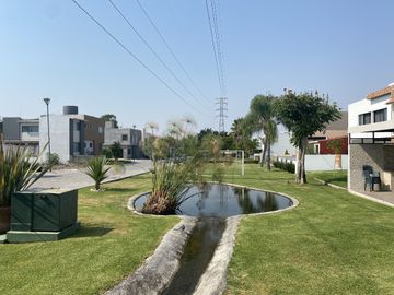 A un costado de Sumiya
