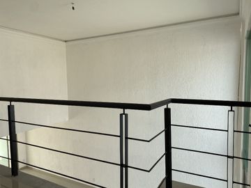 A un costado de Sumiya