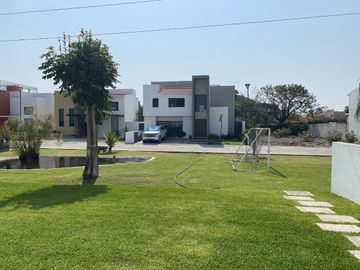 A un costado de Sumiya