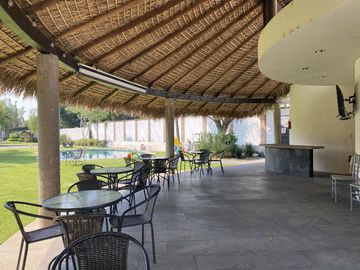 A un costado de Sumiya