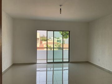 A un costado de Sumiya