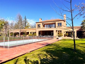 Casa en venta de 6 dorm. en Rancagua