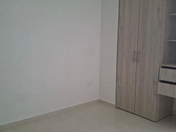 Se vende excelente Apartamento Átiko. Cod V24093