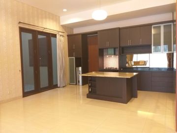 TURUN HARGA !! RUMAH FURNISH SIAP HUNI di Villa Artha Gading