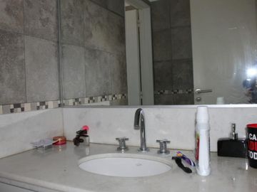 Excelente casa- VICENTE LOPEZ