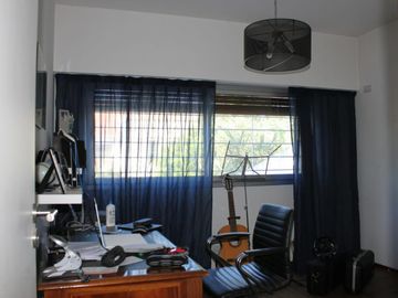 Excelente casa- VICENTE LOPEZ