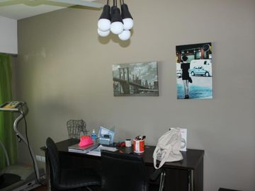 Excelente casa- VICENTE LOPEZ