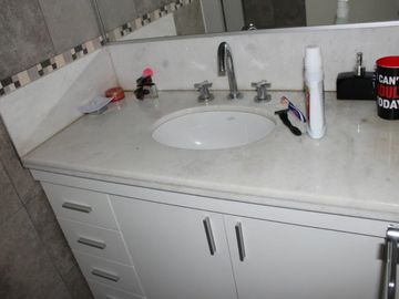 Excelente casa- VICENTE LOPEZ