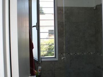 Excelente casa- VICENTE LOPEZ