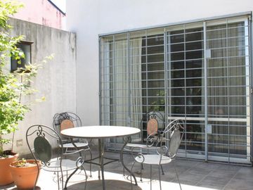 Excelente casa- VICENTE LOPEZ