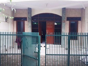 JUAL RUMAH DI SARIJADI BANDUNG DEKAT TOL PASTEUR