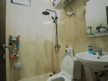 Rumah 2 Lantai Cluster Sherwood TKI 5 Open Space Cafe Dan Langka
