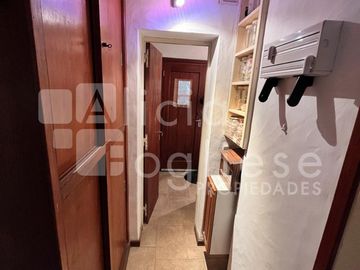 Venta en Block Casa de 4 ambientes sobre Lote Multifamiliar y Lote Multifamiliar