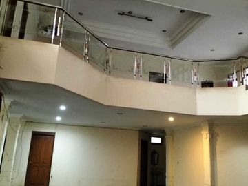 BU CEPAT rumah BESAR dijual di gegerkalong bandung
