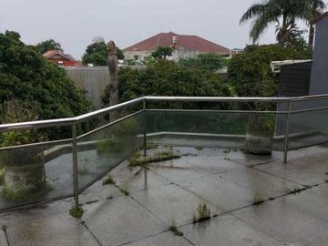 BU CEPAT rumah BESAR dijual di gegerkalong bandung