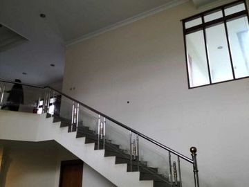 BU CEPAT rumah BESAR dijual di gegerkalong bandung