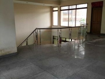 BU CEPAT rumah BESAR dijual di gegerkalong bandung