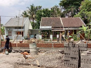 SEDANG PROSES BANGUN, RUMAH CANTIK NAN MURAH DEKAT KAMPUS UII
